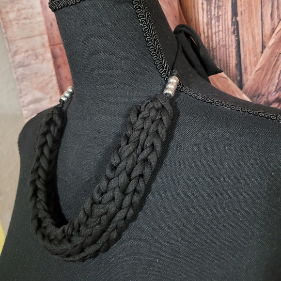 HAND CRAFTED Black SINGLE Knit Necklace - Picture 4 of 7